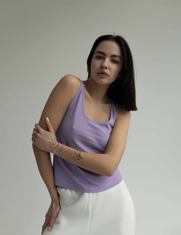 Жіноча майка з вирізом в рубчик 0