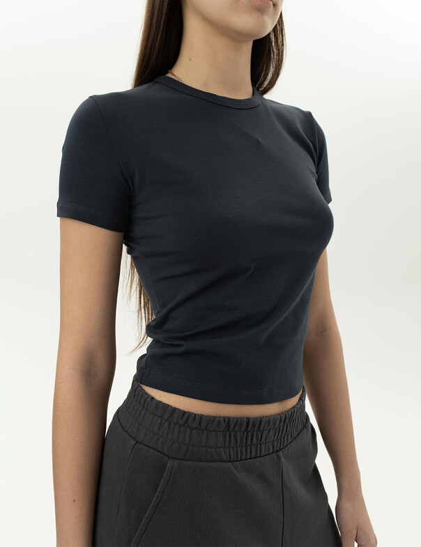 Женская стрейч-футболка приталенная