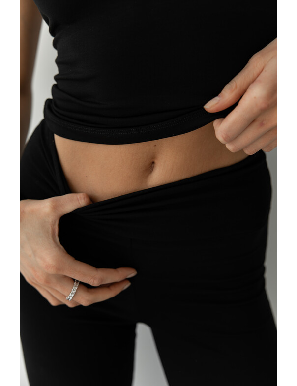 Женская майка на бретелях с регуляторами