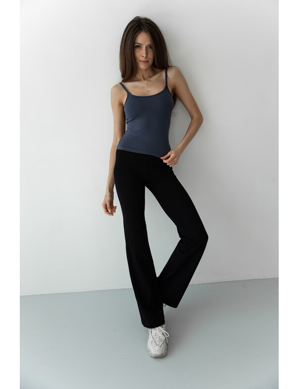 Женская майка на бретелях с регуляторами