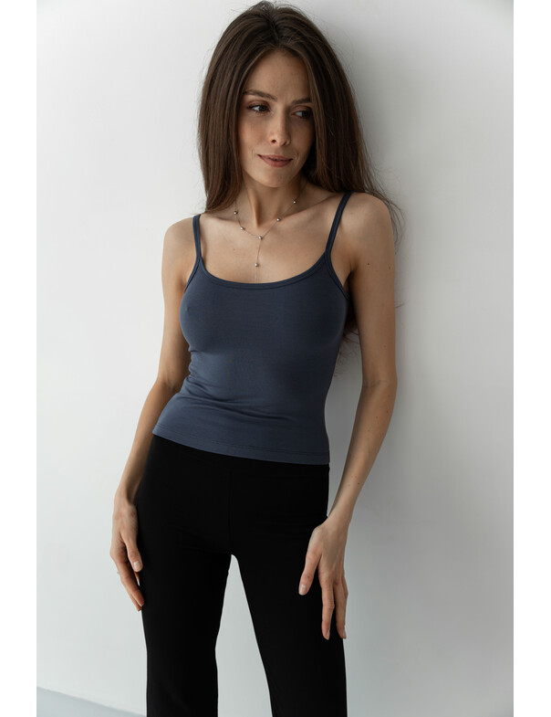 Женская майка на бретелях с регуляторами