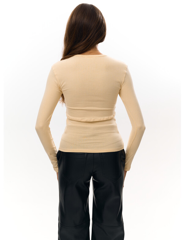 Женский лонгслив с декоративным швом