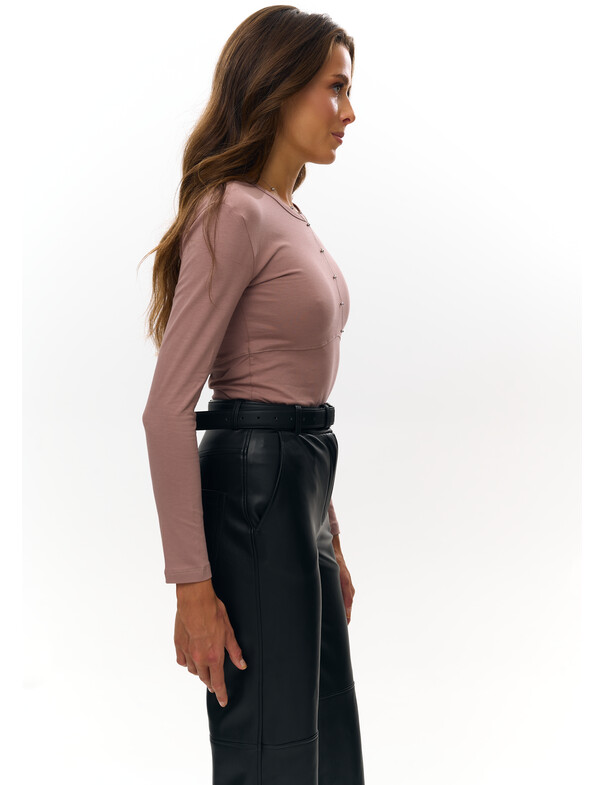 Жіночий лонгслів з декоративним швом