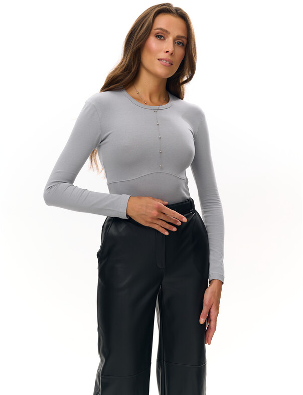 Жіночий лонгслів з декоративним швом