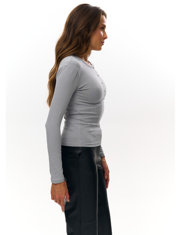 Женский лонгслив с декоративным швом