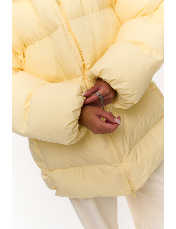 Жіночий пуховик оверсайз