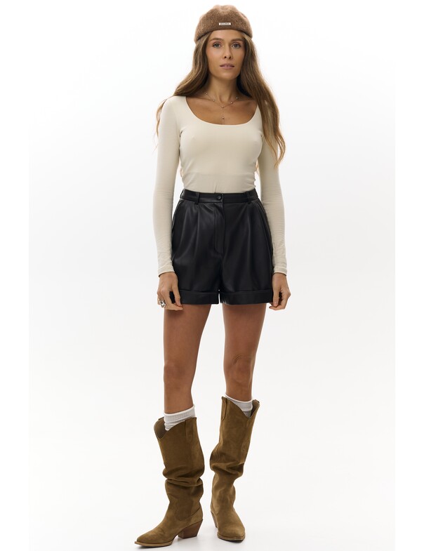 Женский лонгслив с глубоким вырезом Женский лонгслив с глубоким вырезом