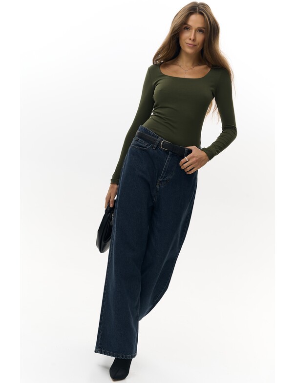 Женский лонгслив с глубоким вырезом Женский лонгслив с глубоким вырезом