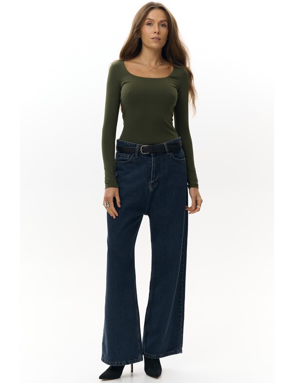 Женский лонгслив с глубоким вырезом Женский лонгслив с глубоким вырезом