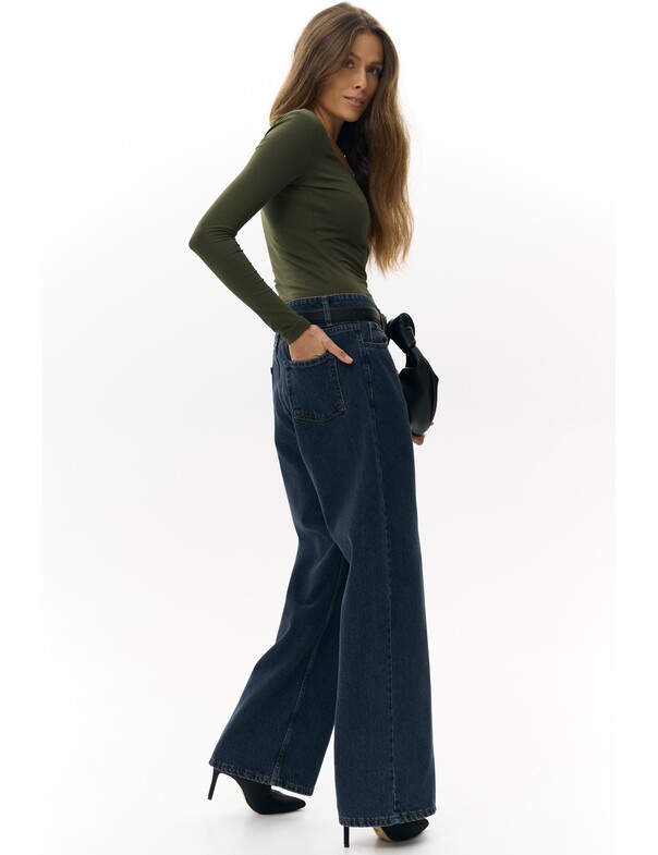 Жіночий лонгслів з круглим глибоким вирізом Жіночий лонгслів з круглим глибоким вирізом