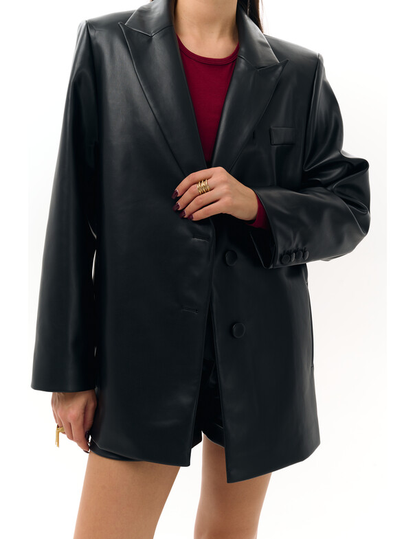 Женский оверсайз жакет из экокожи Женский оверсайз жакет из экокожи