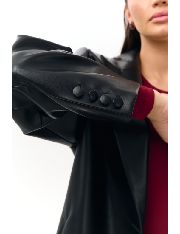 Женский оверсайз жакет из экокожи Женский оверсайз жакет из экокожи