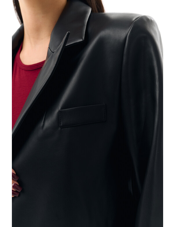 Женский оверсайз жакет из экокожи Женский оверсайз жакет из экокожи