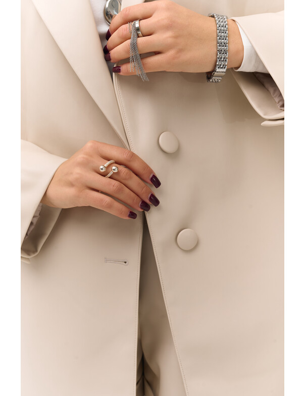 Женский оверсайз жакет из экокожи Женский оверсайз жакет из экокожи