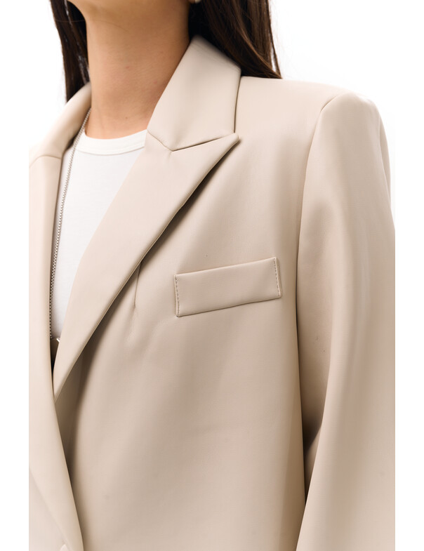 Женский оверсайз жакет из экокожи Женский оверсайз жакет из экокожи