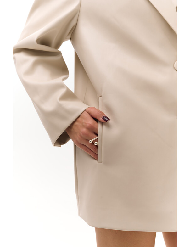 Женский оверсайз жакет из экокожи Женский оверсайз жакет из экокожи