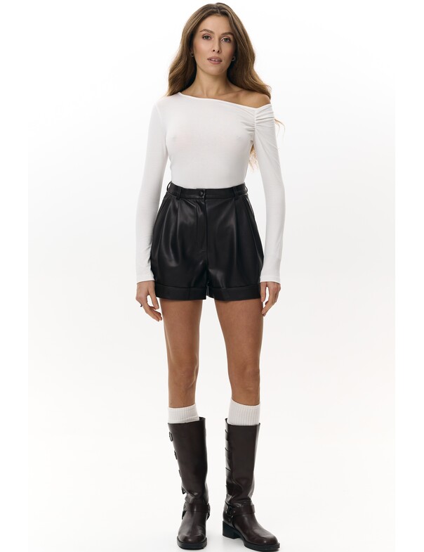 Лонгслив со сборкой на плечо