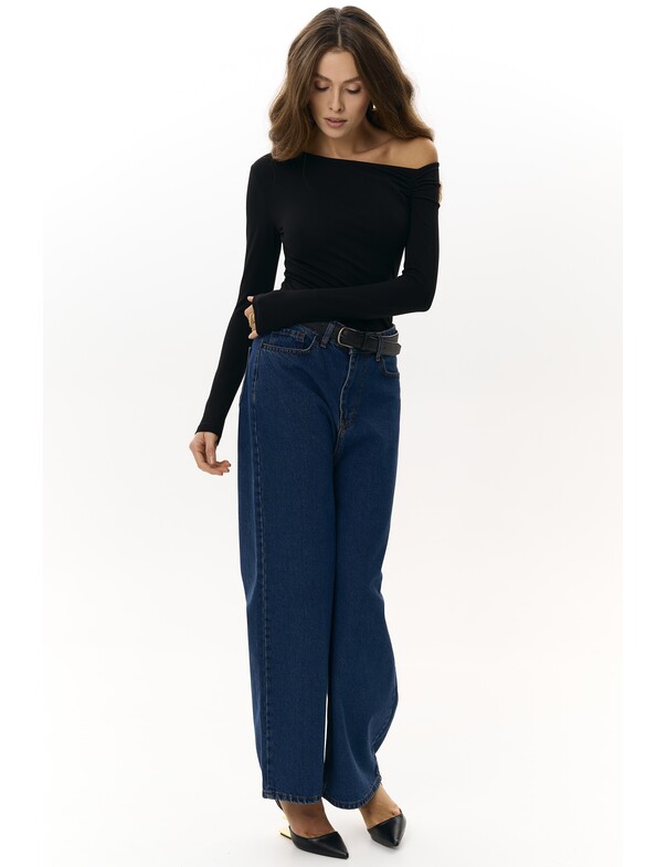 Лонгслив со сборкой на плечо