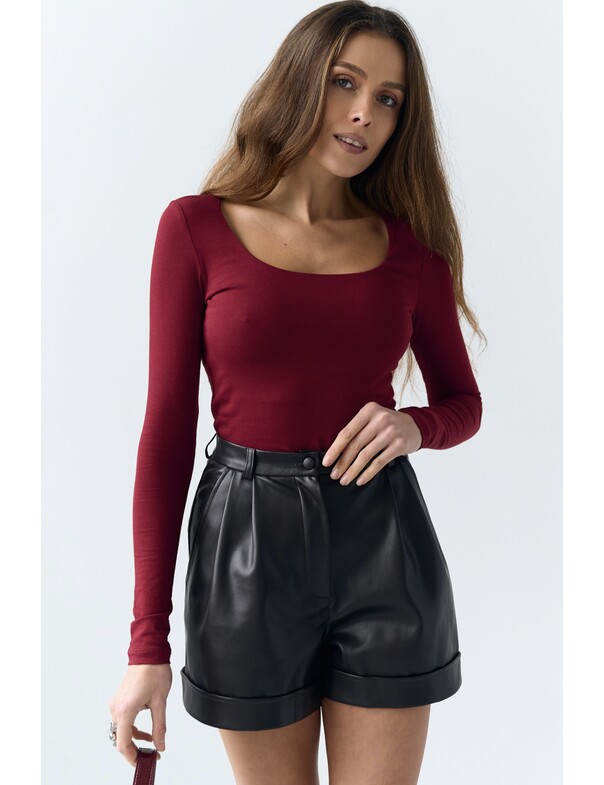 Женский лонгслив с глубоким вырезом