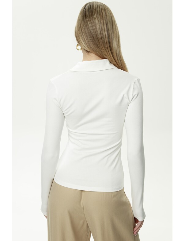 Лонгслив приталенный с воротником