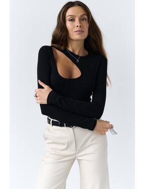 Лонгслів з асиметричним вирізом