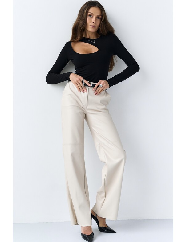 Лонгслів з асиметричним вирізом