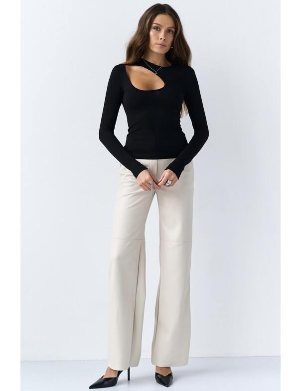 Лонгслів з асиметричним вирізом