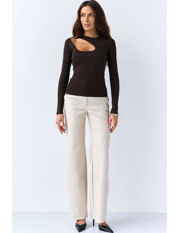 Лонгслів з асиметричним вирізом