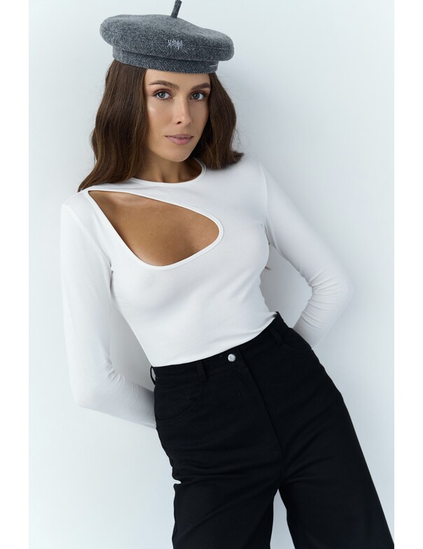 Лонгслив с асимметричным вырезом