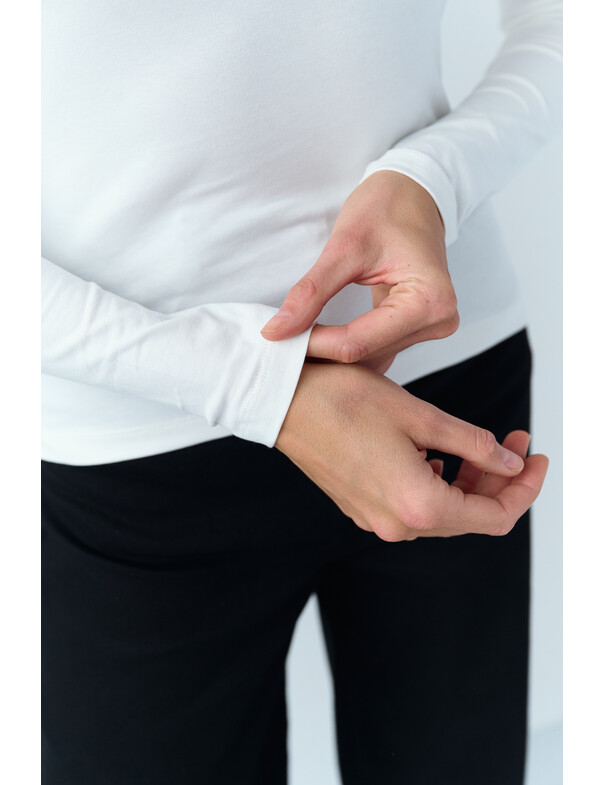 Лонгслів з асиметричним вирізом