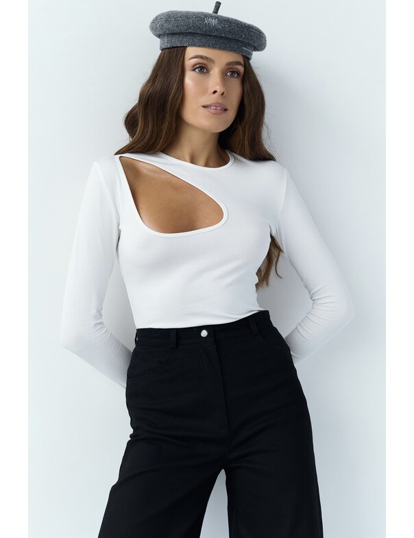 Лонгслив с асимметричным вырезом