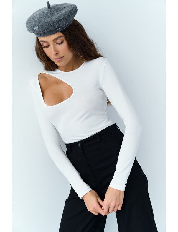 Лонгслив с асимметричным вырезом