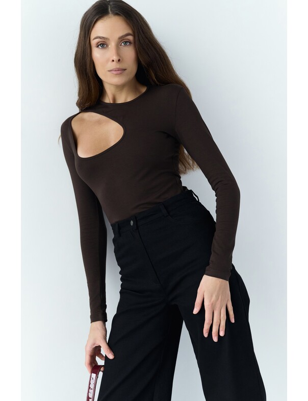 Лонгслів з асиметричним вирізом