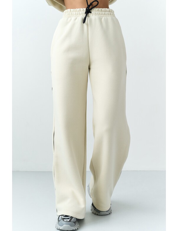 Штаны с кантами на флисе