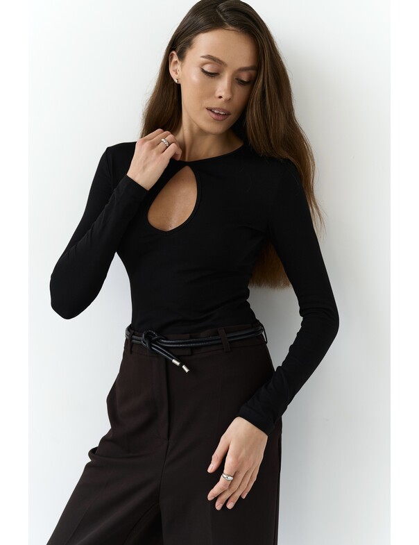 Лонгслив с вырезом капелька