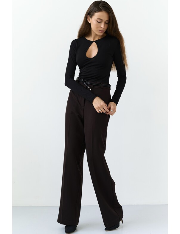 Лонгслив с вырезом капелька