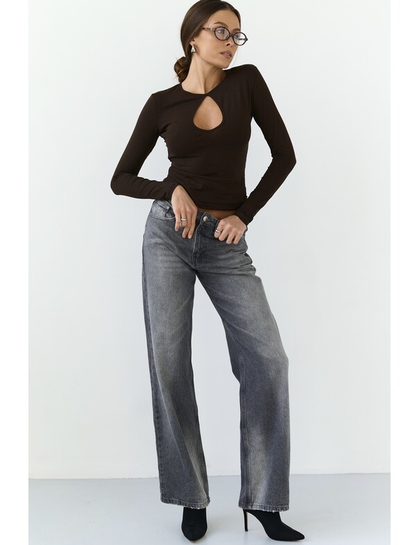 Лонгслив с вырезом капелька