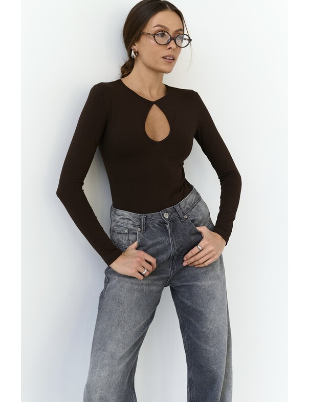 Лонгслив с вырезом капелька