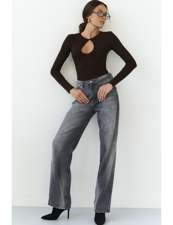 Лонгслив с вырезом капелька