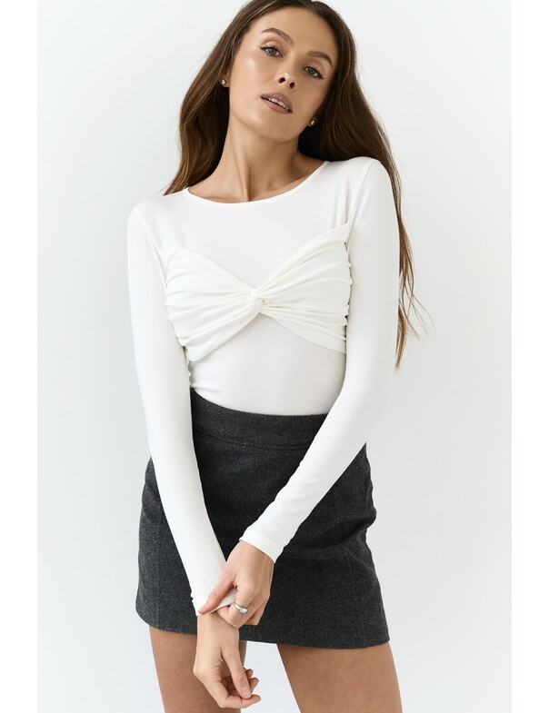 Лонгслів з драпіруванням по ліфу