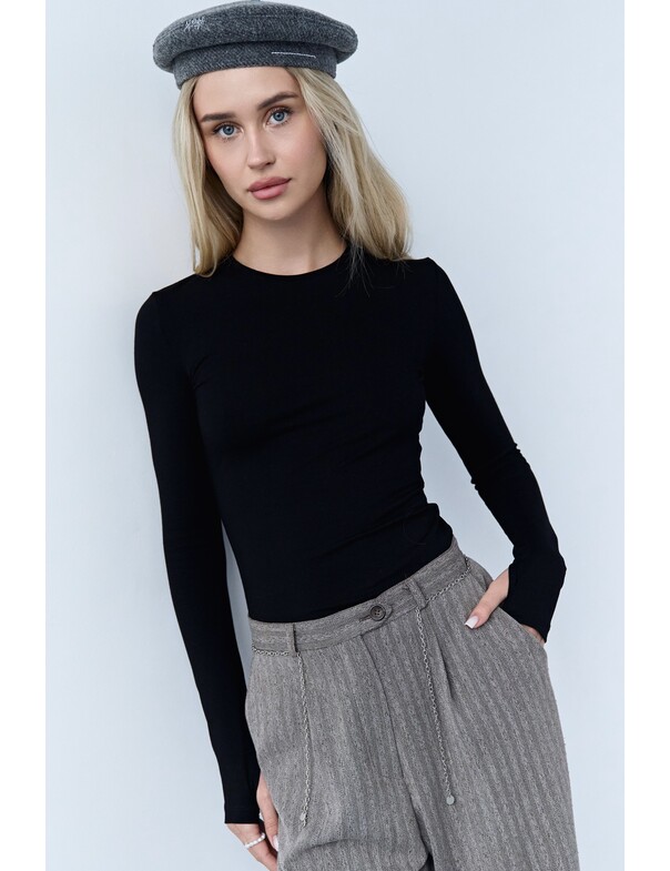 Лонгслив вискоза с вырезом на пальчик