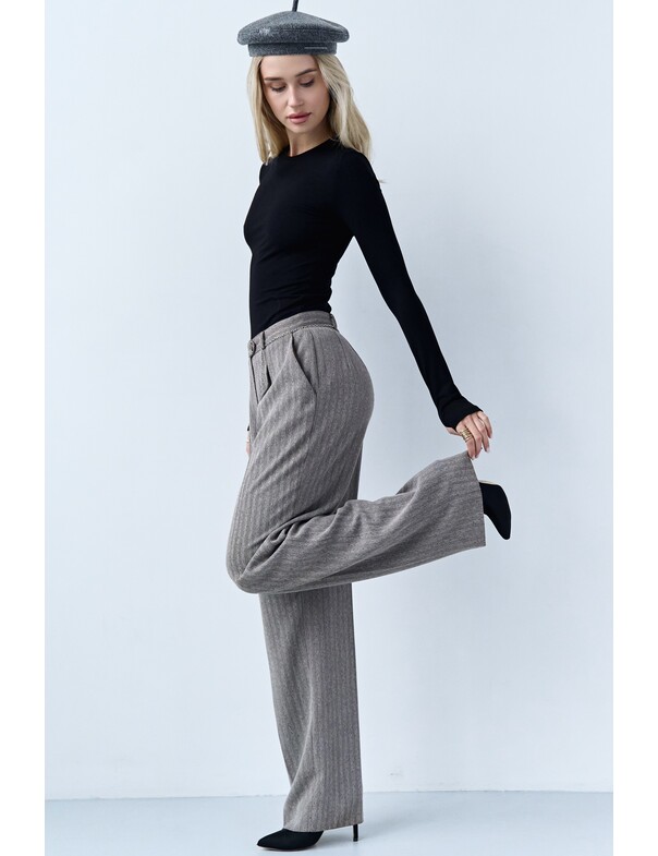 Лонгслів віскоза з вирізом на пальчик