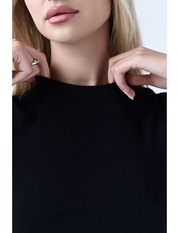 Женская приталенная футболка