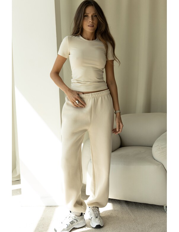 Женская приталенная футболка