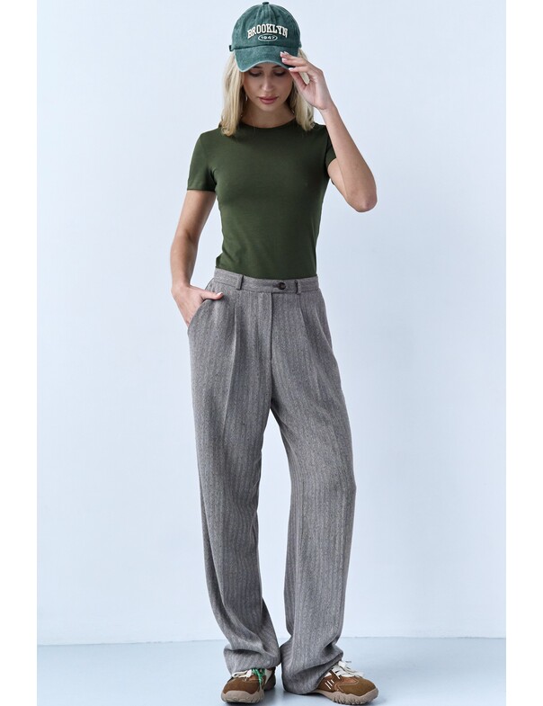 Женская приталенная футболка