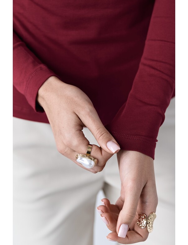 Лонгслив со сборкой на плечо