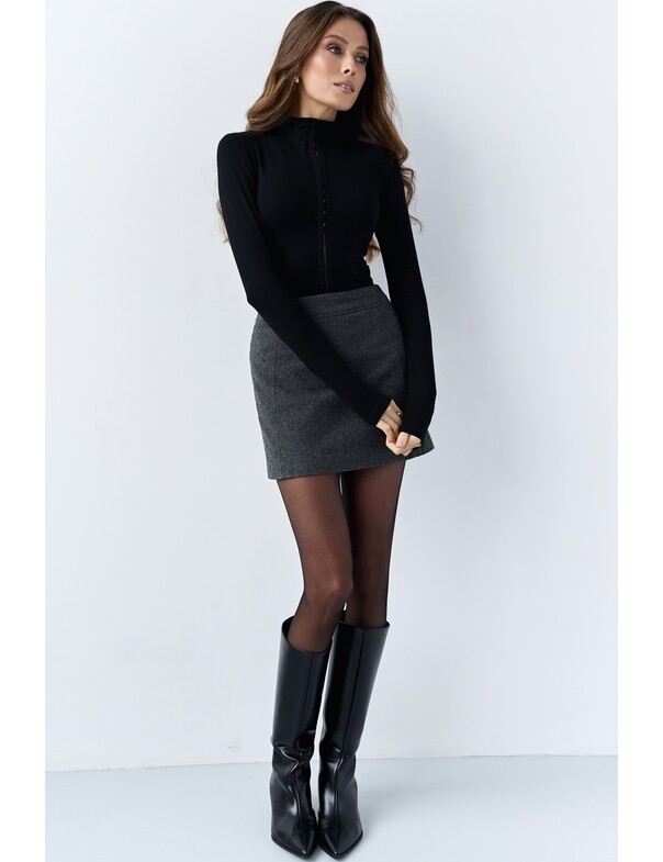 Лонгслів з декоративною застібкою