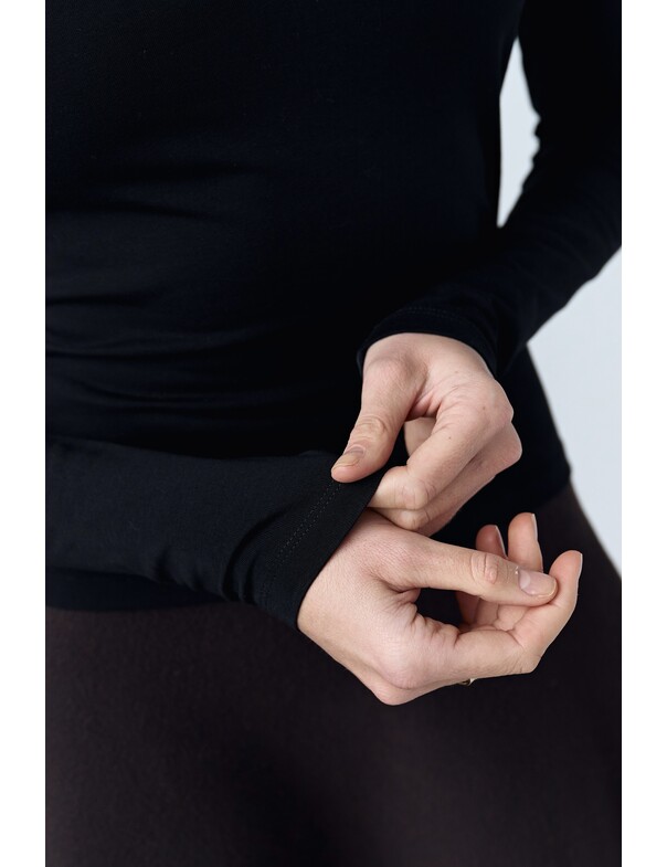 Лонгслив с вырезом капелька