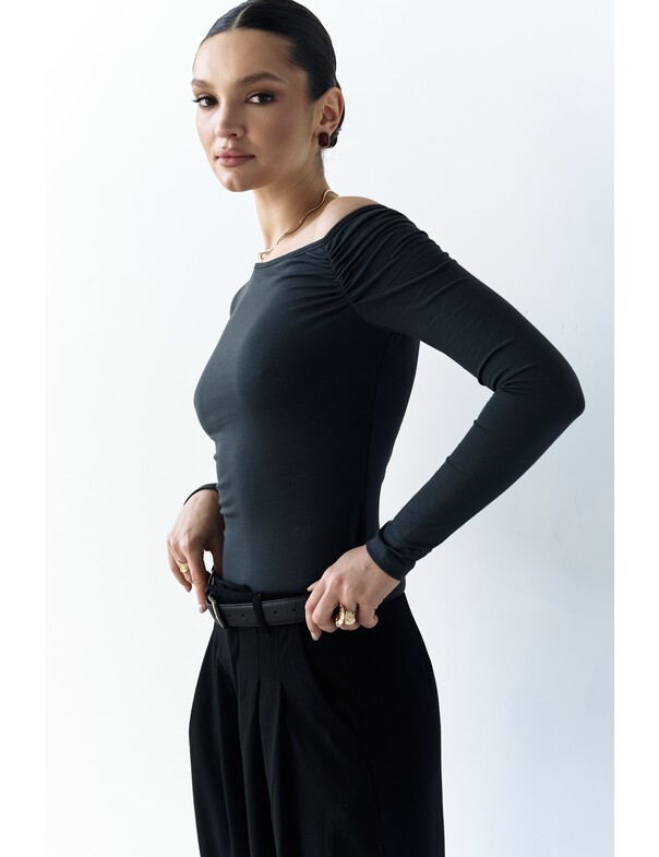 Лонгслів зі збіркою на плече