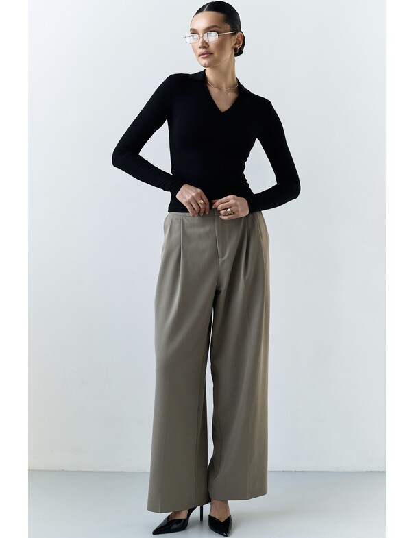 Лонгслив приталенный с воротником